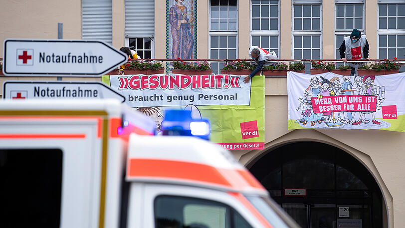 Mitarbeiter des Klinikums Schwabing bei Warnstreiks am Montag.