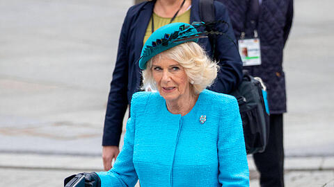 Königin Camilla auf dem Pariser Platz vor dem Brandenburger Tor.