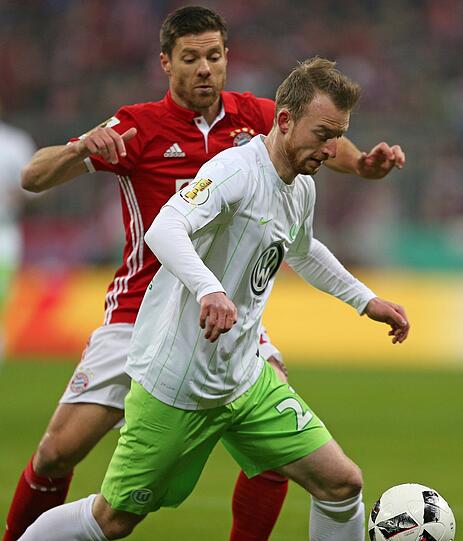 Xabi Alonso: Note 3 - Sah bei schnellen Wolfsburg-Angriffen nicht immer gut aus, hatte das Zentrum mit Partner Vidal aber insgesamt im Griff.