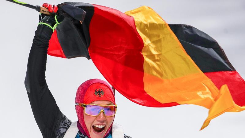 Biathletin Laura Dahlmeier aus Deutschland jubelt im Ziel. Foto: Michael Kappeler/dpa/Archivbild Biathletin Laura Dahlmeier aus Deutschland jubelt im Ziel. Foto: Michael Kappeler/dpa/Archivbild