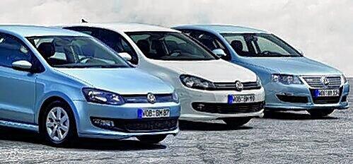 Die drei neuen Sparfüchse von Volkswagen (v. l.): Polo, Golf und Passat BlueMotion schlucken wenig Sprit und schaffen so riesige Reichweiten.