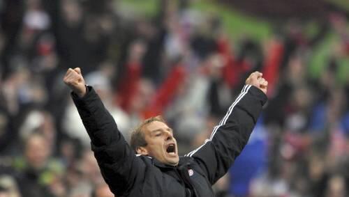 Jürgen Klinsmann will auch am Dienstag wieder jubeln. Am Einzug ins Viertelfinale der Champions League besteht freilich kein Zweifel Jürgen Klinsmann will auch am Dienstag wieder jubeln. Am Einzug ins Viertelfinale der Champions League besteht freilich kein Zweifel