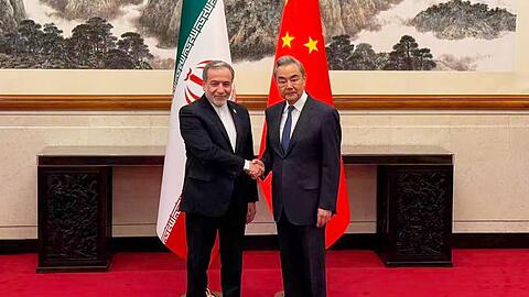 Vor einem Trump-Besuch in Peking: Der Iran und China stimmen sich ab. Vor einem Trump-Besuch in Peking: Der Iran und China stimmen sich ab.