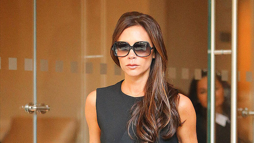 Victoria Beckham unterstützt ihre kleine Schwester finanziell. Victoria Beckham unterstützt ihre kleine Schwester finanziell.