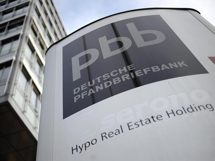 Das Logo der Deutsche Pfandbriefbank (pbb). Foto: Andreas Gebert/dpa/Archivbild