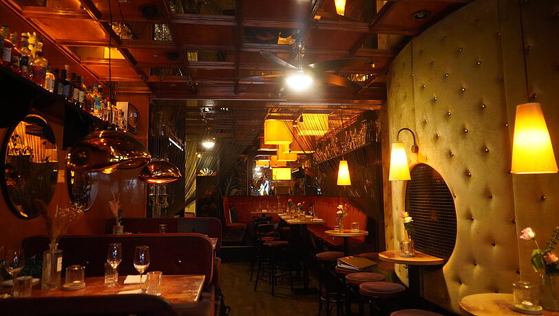 Das dunkle Holz und das warme Licht passen perfekt in das Ambiente der neuen Rum-Bar in der Altstadt. Das dunkle Holz und das warme Licht passen perfekt in das Ambiente der neuen Rum-Bar in der Altstadt.