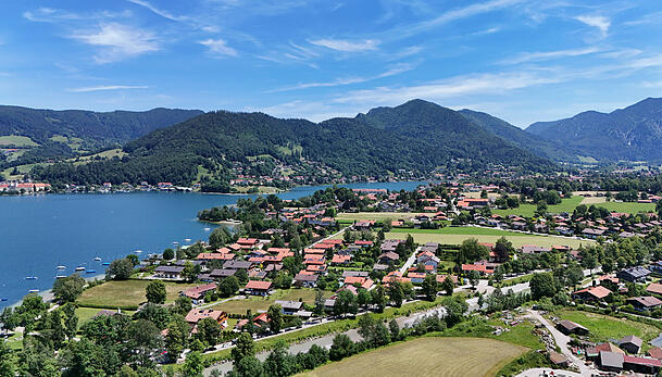 Immer wieder etwas Besonderes: Ein Sommertag am Tegernsee. Auch die Feiern drumherum z&auml;hlen f&uuml;r viele Besucher dazu.
