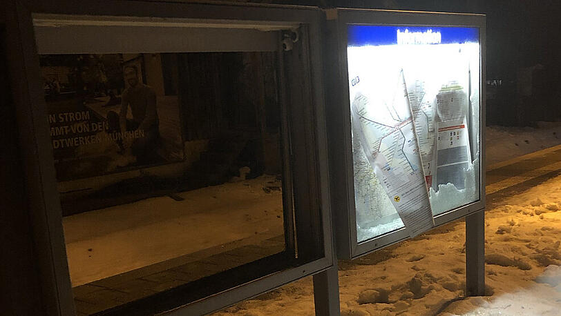 Wer sachdienliche Hinweise zu dem oder den Tätern geben kann, wendet sich bitte unter 089/515550-111 an die Münchner Bundespolizei.