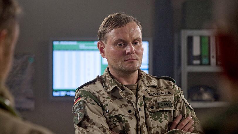 Devid Striesow, hier als Bundeswehr-Hauptmann in "Auslandseinsatz", war Zivildienstleistender. Devid Striesow, hier als Bundeswehr-Hauptmann in "Auslandseinsatz", war Zivildienstleistender.