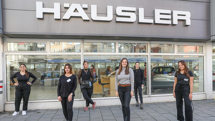 Diese fünf Visagistinnen der Face & Body Academy stylten die zehn jungen Models beim Shooting in der Landsberger Straße.