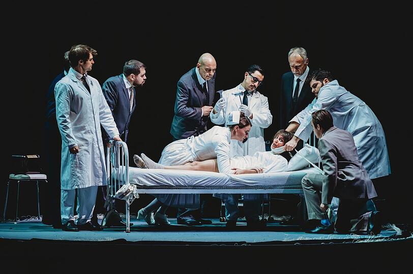 Lucia erlebt die Oper als Wahnvorstellung.