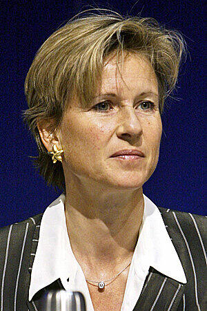 5. Susanne Klatten, geborene Quandt - Und schon wieder ein Familienmitglied der Quandts. Mit einem Vermögen von knapp 10,0 Milliarden Euro (2012: 9,0 Milliarden Euro) sichert sich Susanne Klatten den fünften Platz der reichsten Deutschen und den Titel als reichste Frau der Bundesrepublik. Neben ihrer Aktienbeteiligung bei BMW (12,5%) ist sie durch ihre Beteiligungsgesellschaft SKion Teilhaberin des Chemiekonzerns Altana AG, des Windturbinenherstellers Nordex SE und des Kohlenstoffproduktspezialisten SGL Carbon.