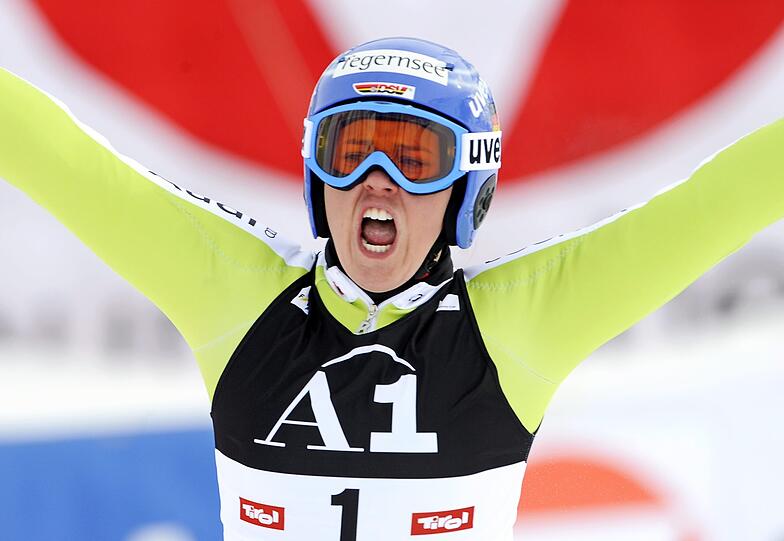 Viktoria Rebensburg freut sich.