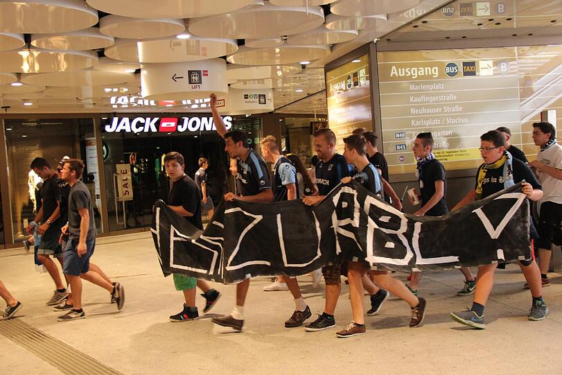 Der Protestmarsch der Fans des TSV 1860 gegen RB Leipzig: Die Bilder.