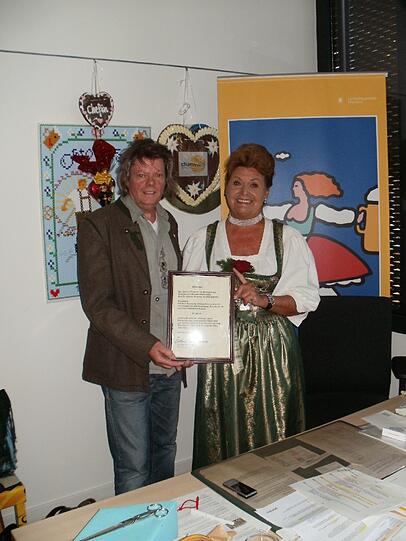 Das Foto von AZ-Leser Gottfried Seidl-Carusa. Hier zu sehen mit der ehemaligen Tourismus-Chefin Gabriele Weishäupl.