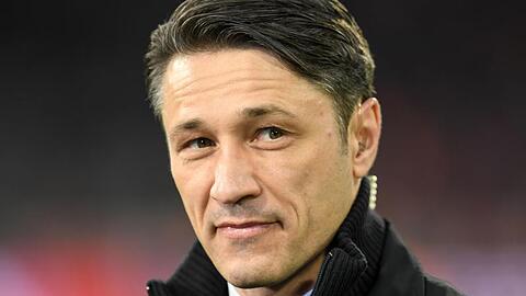 Trainer Nico Kovac steht in einem Stadion. Foto: Tobias Hase/dpa/Archivbild