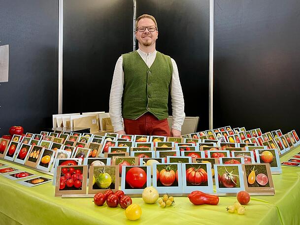 Thorsten Thron hat das Start-up "Die richtige Tomate" gegründet. Dort bietet er etwa 1000 Samen alter Tomatensorten an.