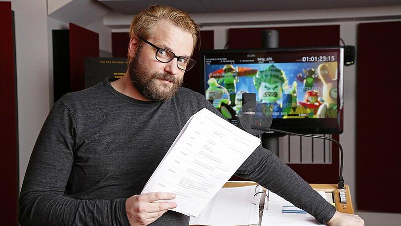 Eigentlich dachte Gronkh, der Filmverleih würde ihn für einen billigen Internet-only-Film als Sprecher engagieren. Vor seinem Einsatz als Joker auf der großen Kinoleinwand hatte er ganz schön Muffensausen.