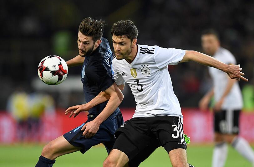 Jonas Hector - Note 3: Der zweite Kölner des Abends, aktuell im Dress des FC, ist Stamm auf der linken Abwehrseite. Sicherte solide ab, war hinten gebunden, konnte kaum was nach vorne machen.