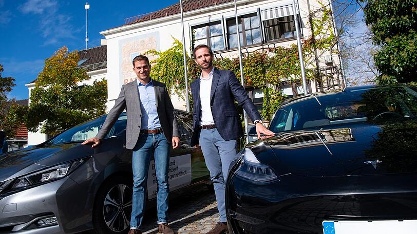 Maximilian Böltl (CSU, l.), Bürgermeister von Kirchheim, und Christoph Weigler, Deutschland-Chef von Uber, im November 2019 bei der Vorstellung ihrer Kooperation