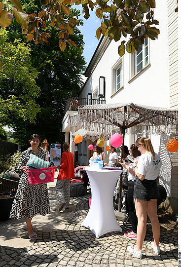 In ihrer Villa hat Cathy Hummels einen Flohmarkt veranstaltet.