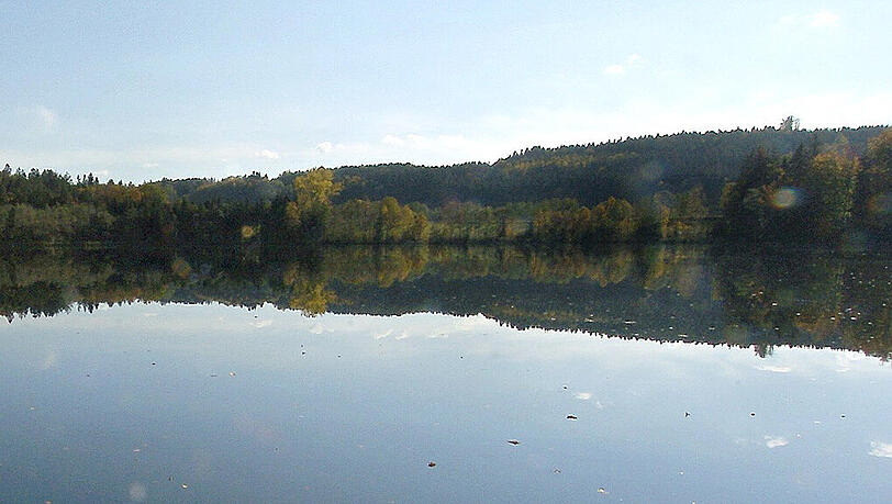 Der Tüttensee in Grabenstätt: Hier hat sich der schreckliche Vorfall ereignet. (Archivbild) Der Tüttensee in Grabenstätt: Hier hat sich der schreckliche Vorfall ereignet. (Archivbild)