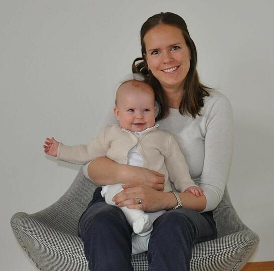 Ida Wiberg, Schwedin und Vorsitzende des Vereins, mit Sohn Erik.