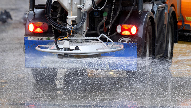 Fahrzeug im Winterdienst: Die Stadt München hat angesichts des Eischaos einen Sondereinsatz gefahren. Fahrzeug im Winterdienst: Die Stadt München hat angesichts des Eischaos einen Sondereinsatz gefahren.