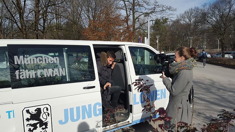Erstes Mannschaftstraining: Während Neu-Löwe Maximilian Beister am Sonntag mit seinen neuen Kollegen Kraft- und Lauftraining absolvierte, stieß Last-Minute-Neuzugang Goran Sukalo erst am Dienstag zum 1860-Tross. Erstes Mannschaftstraining: Während Neu-Löwe Maximilian Beister am Sonntag mit seinen neuen Kollegen Kraft- und Lauftraining absolvierte, stieß Last-Minute-Neuzugang Goran Sukalo erst am Dienstag zum 1860-Tross.