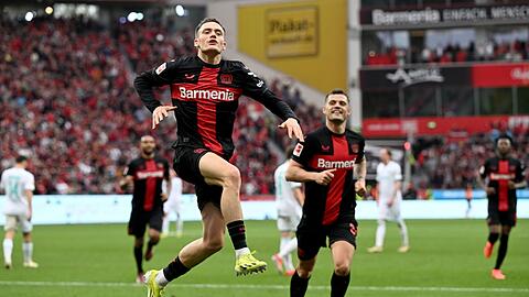 Nach dem 3:0 von Florian Wirtz (l) war die Partie entschieden.