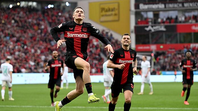 Nach dem 3:0 von Florian Wirtz (l) war die Partie entschieden.