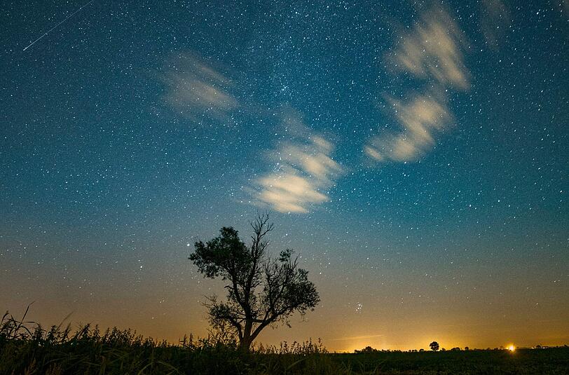 Sternschnuppenregen über Polen: Die Zeit der Perseiden, der Meteorenschwärme im August, hat wieder begonnen. Foto: Lukasz Ogrodowczyk.