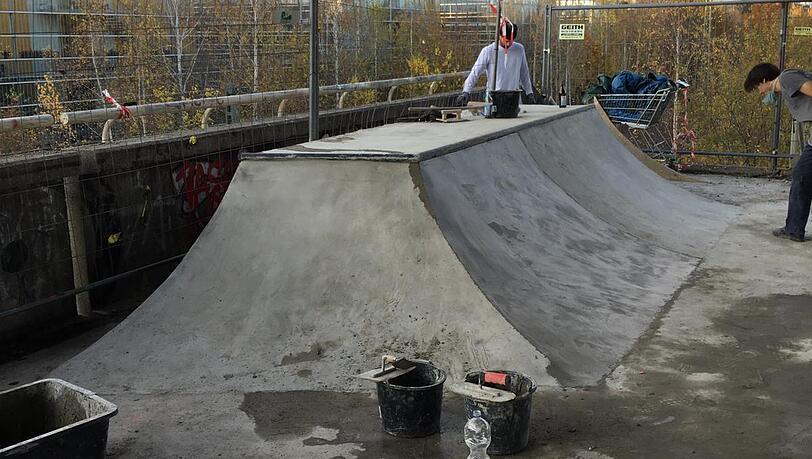 Im alten S-Bahnhof am Olympiapark hatten die Skater eine überdachte Behausung gefunden. Im alten S-Bahnhof am Olympiapark hatten die Skater eine überdachte Behausung gefunden.