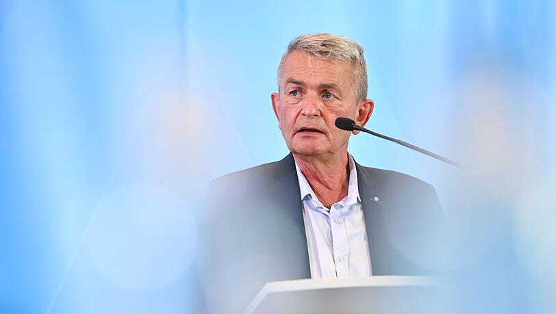 Bertram Brossardt sieht in der AfD eine Gefahr für die deutsche Wirtschaft. (Archivbild) Bertram Brossardt sieht in der AfD eine Gefahr für die deutsche Wirtschaft. (Archivbild)