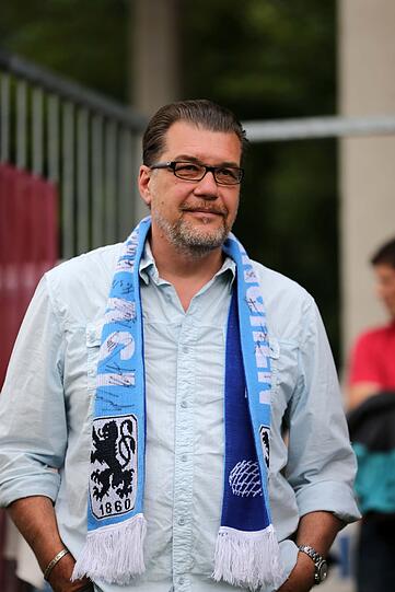 Die besten Bilder vom Spiel - auf und neben dem Platz.