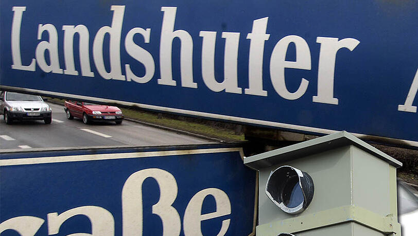 Auf der Landshuter Allee wird ab Donnerstag geblitzt - zur Probe. Auf der Landshuter Allee wird ab Donnerstag geblitzt - zur Probe.
