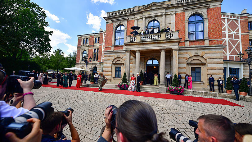 Fotografen vor dem Festspielhaus.