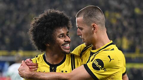 Jubel im Minutentakt: Karim Adeyemi freut sich mit Waldemar Anton über die 7:1-Gala des BVB gegen Celtic Glasgow.