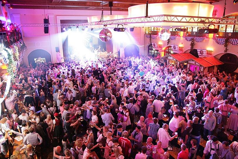Das "Wiesn-Zelt am Stiglmaierplatz": Die besten Bilder.