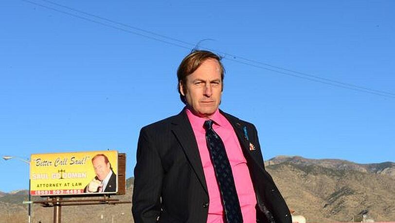 Anwalt Saul Goodman verdient hauptsächlich mit krummen Geschäften sein Geld Anwalt Saul Goodman verdient hauptsächlich mit krummen Geschäften sein Geld