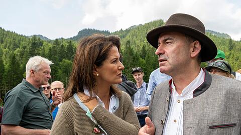Waren sich zuletzt in der Wolfsfrage nicht einig: Michaela Kaniber und Hubert Aiwanger.