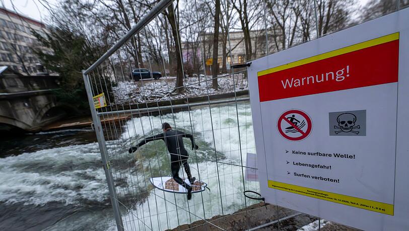 Zu Weihnachten konnte wieder gesurft werden. Inzwischen sind die Einbauten wieder ausgebaut worden &ndash; durch die Stadt.