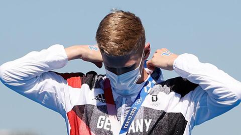 Florian Wellbrock hat endlich die olympische Goldmedaille um den Hals.