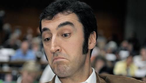Sichtlich geschockt: Cem Özdemir nach der Niederlage. Sichtlich geschockt: Cem Özdemir nach der Niederlage.