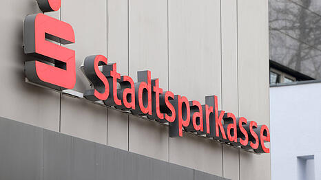 Die Stadtsparkasse München führte im Sommer 2023 neue Girokonto-Bedingungen ein, denen viele Kunden nicht zustimmten. Jetzt wird es für viele Kontoinhaber ernst. (Archivbild)