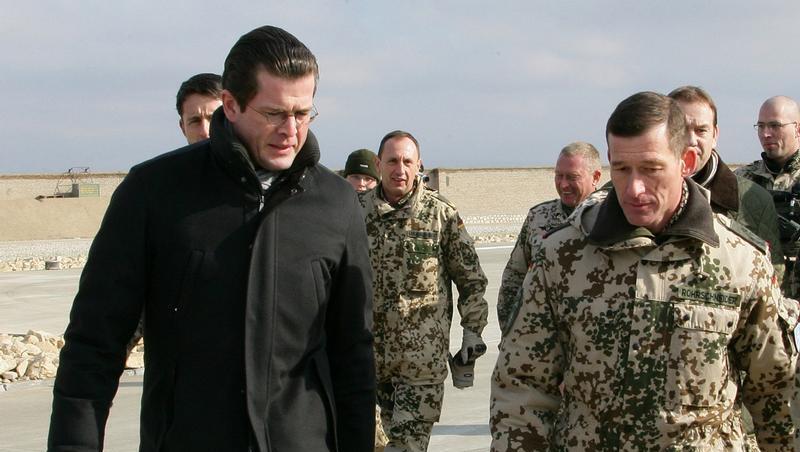 Karl-Theodor zu Guttenberg (CSU) bei seiner zweiten Afghanistan-Reise Karl-Theodor zu Guttenberg (CSU) bei seiner zweiten Afghanistan-Reise