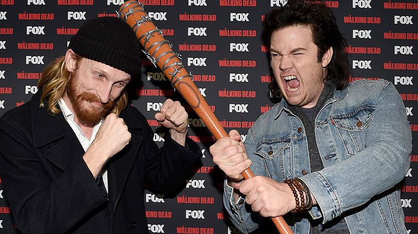 Die Darsteller aus "The Walking Dead" John McDermitt und Ausin Amelio bei der Vorstellung der siebten Staffel in München.