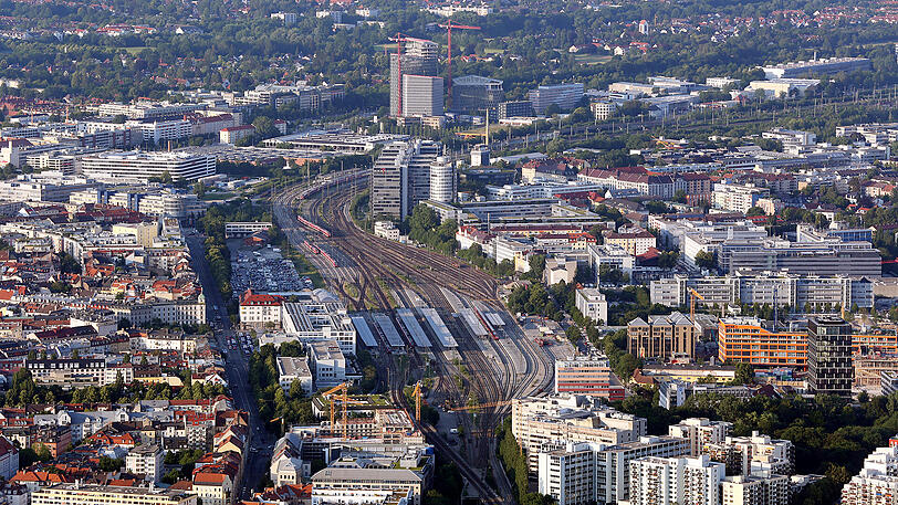 Bauboom im Osten: Ostbahnhof, Werksviertel und hinten der Vogelweideplatz.