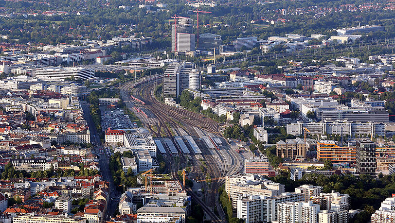 Bauboom im Osten: Ostbahnhof, Werksviertel und hinten der Vogelweideplatz. Bauboom im Osten: Ostbahnhof, Werksviertel und hinten der Vogelweideplatz.