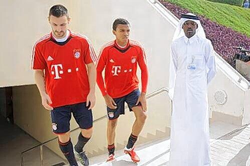 Diego Contento (l.) mit Neuzugang Luiz Gustavo im Traingslager.